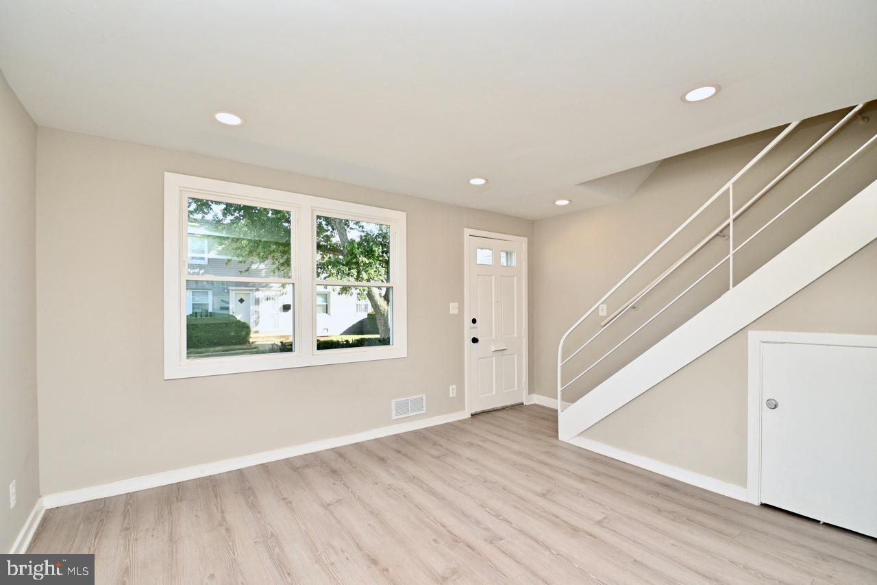 IVERSON SQUARE CONDOMINIUM - Residential Lease