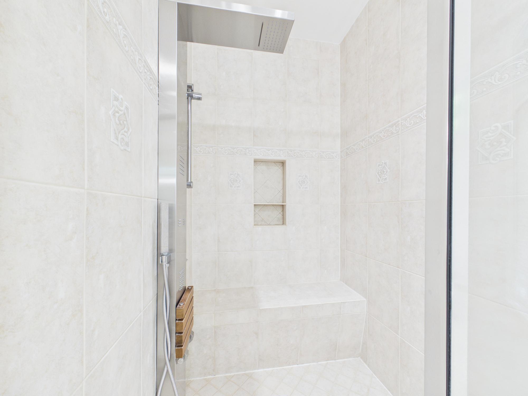 RIVER BEND - Residential