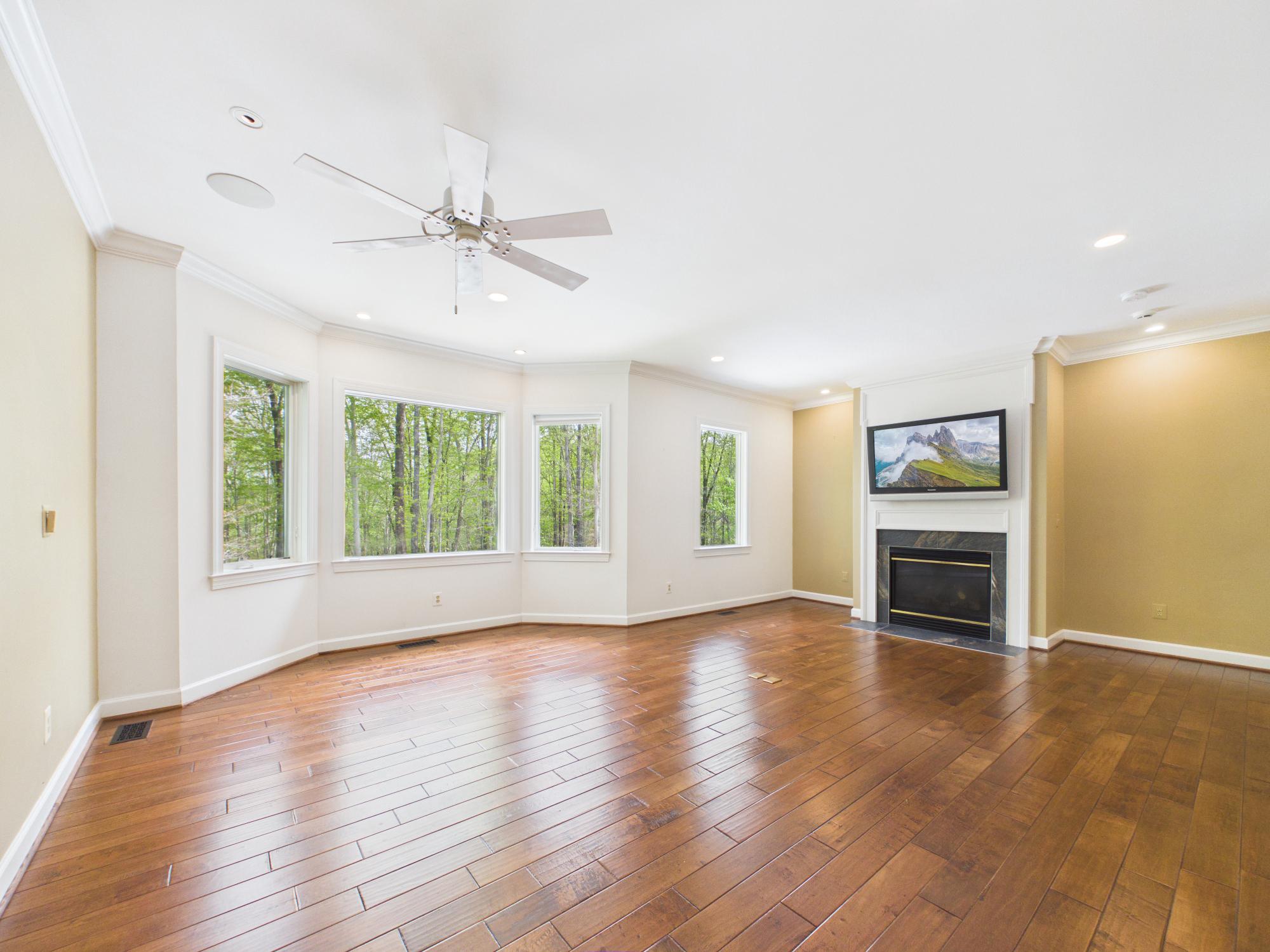 RIVER BEND - Residential