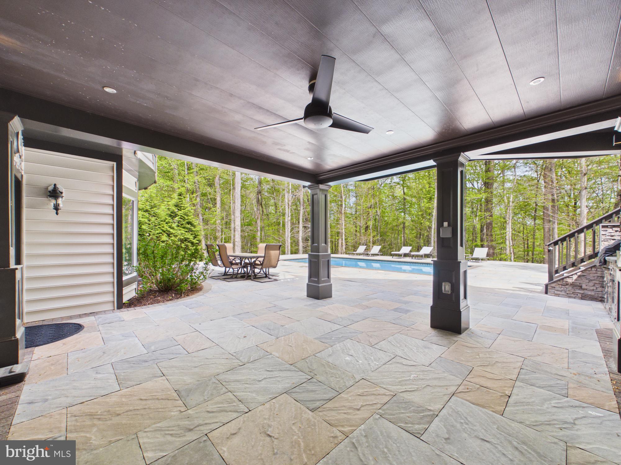 RIVER BEND - Residential