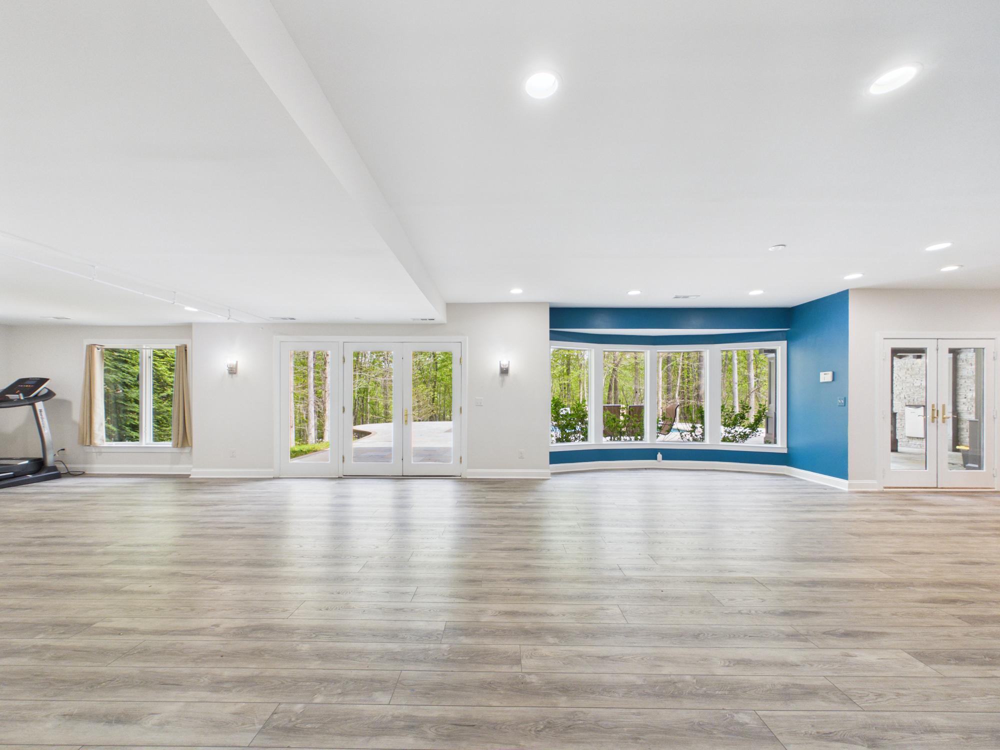 RIVER BEND - Residential