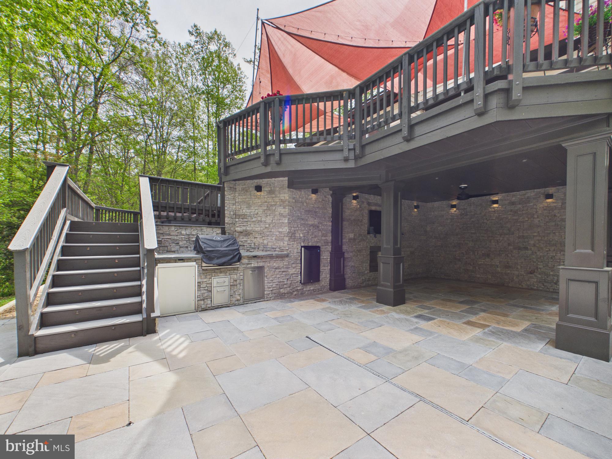 RIVER BEND - Residential