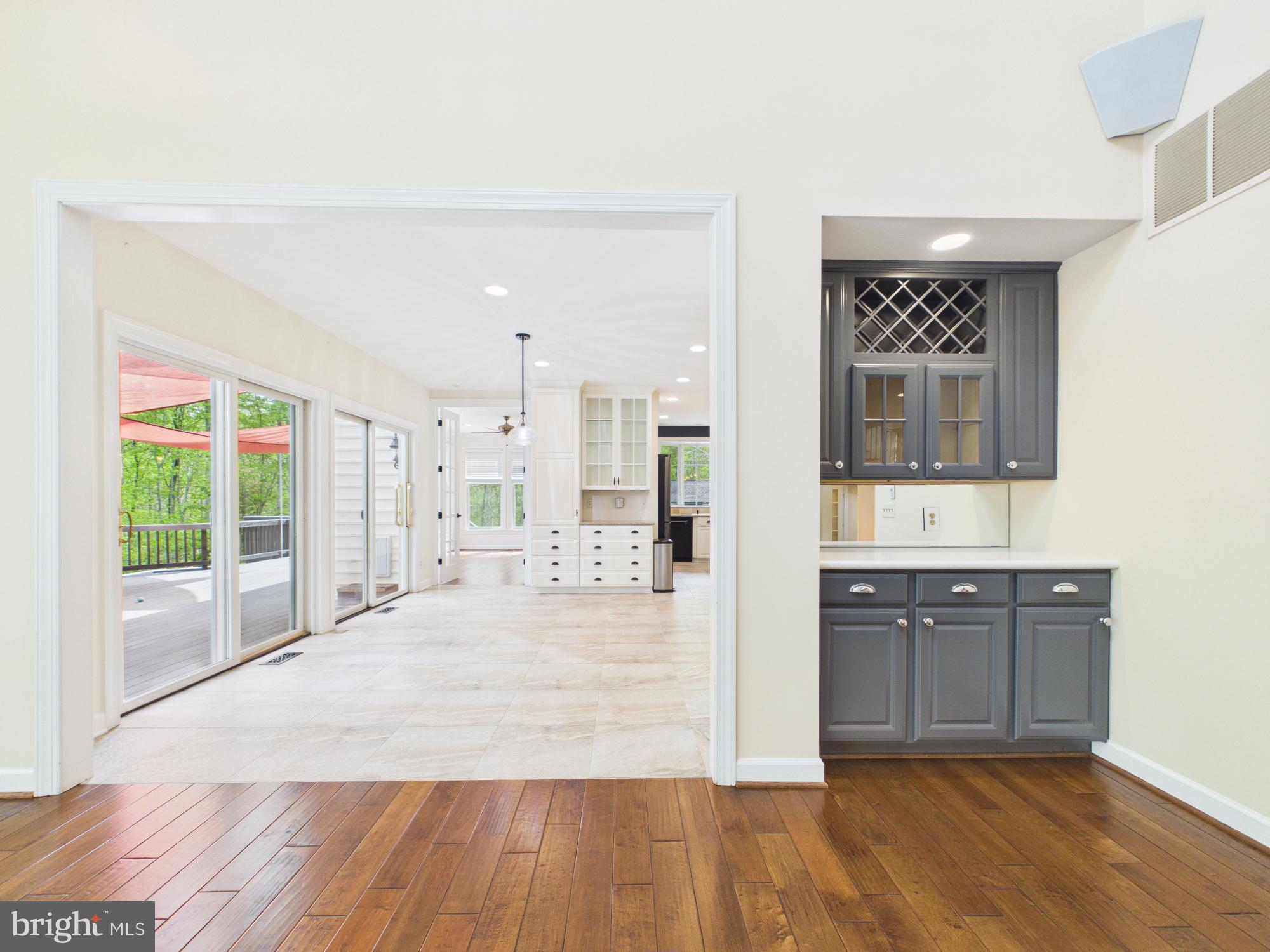 RIVER BEND - Residential