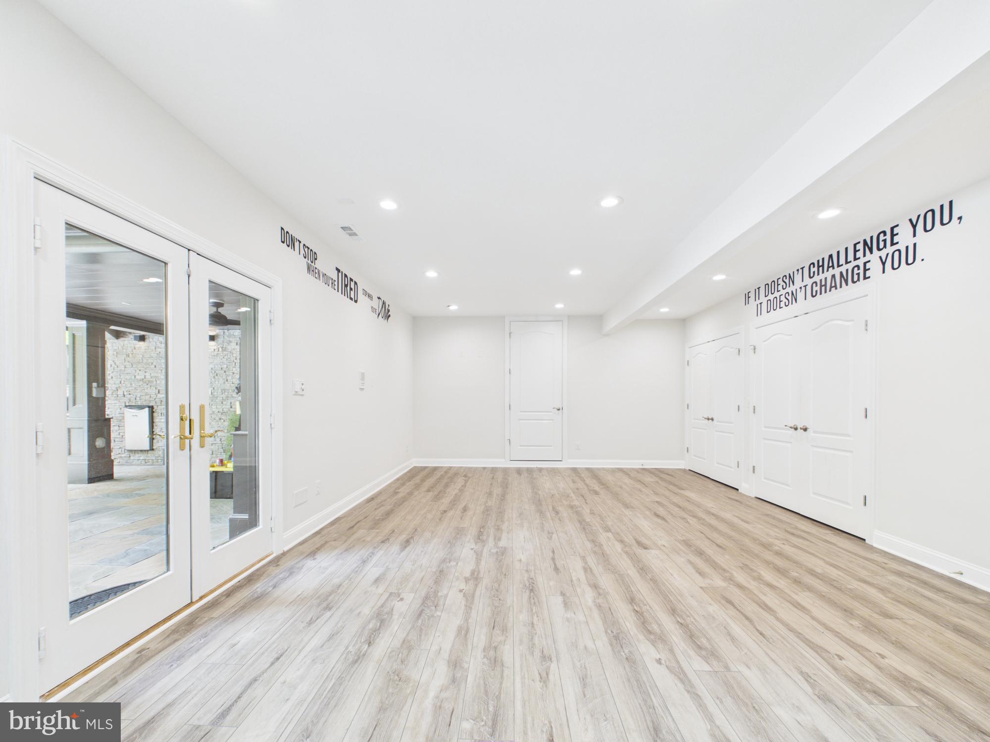 RIVER BEND - Residential