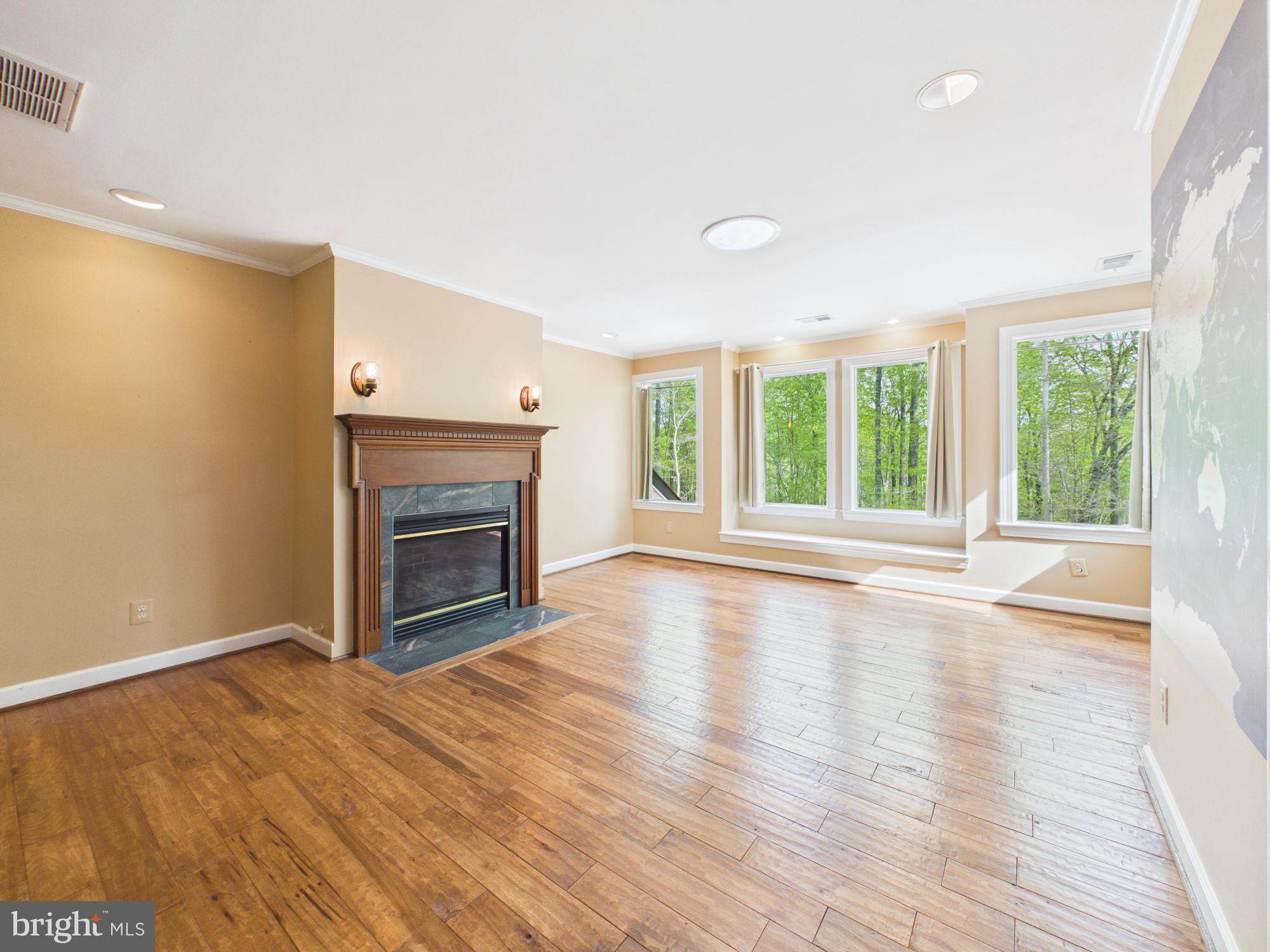 RIVER BEND - Residential