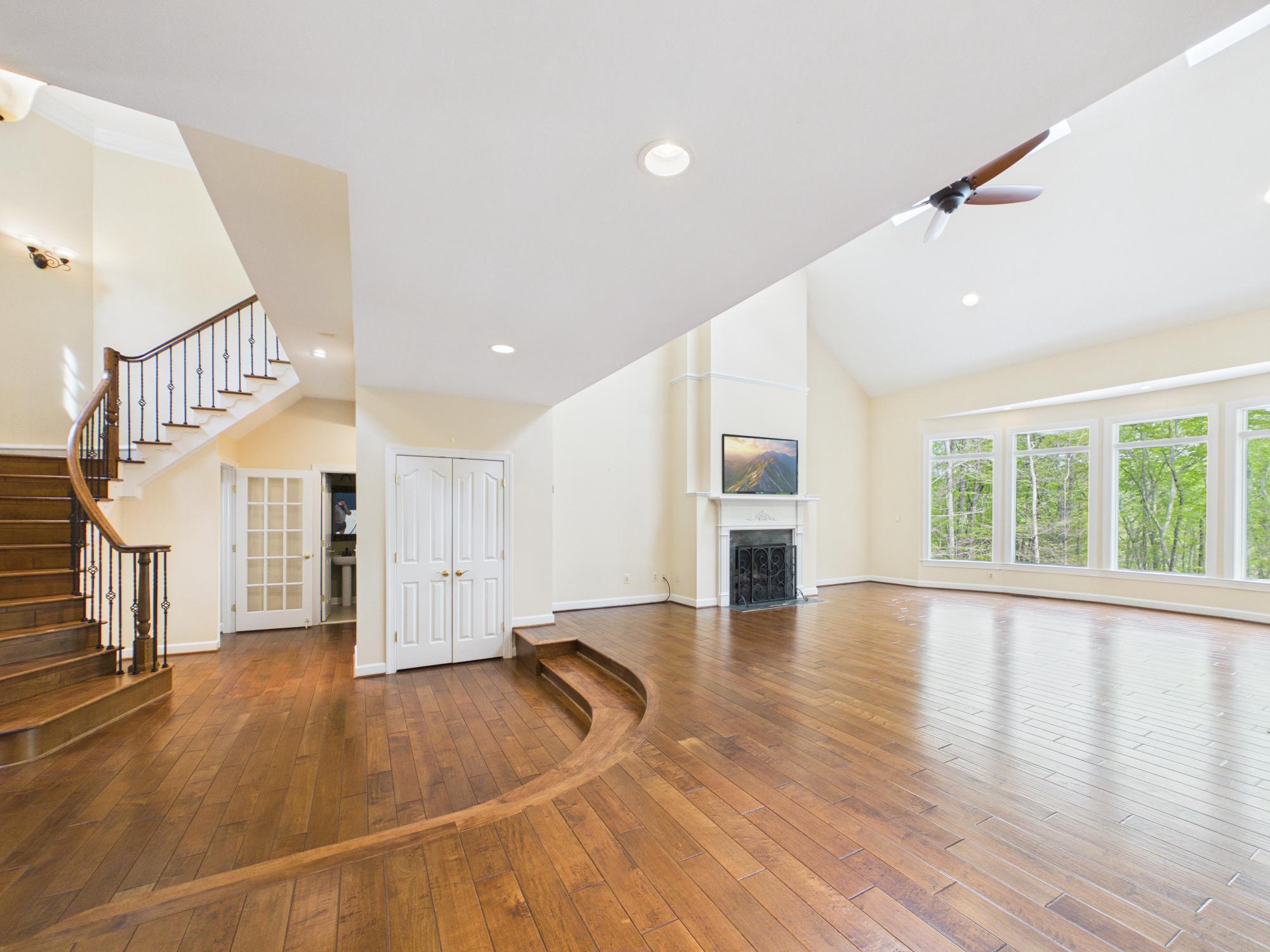 RIVER BEND - Residential