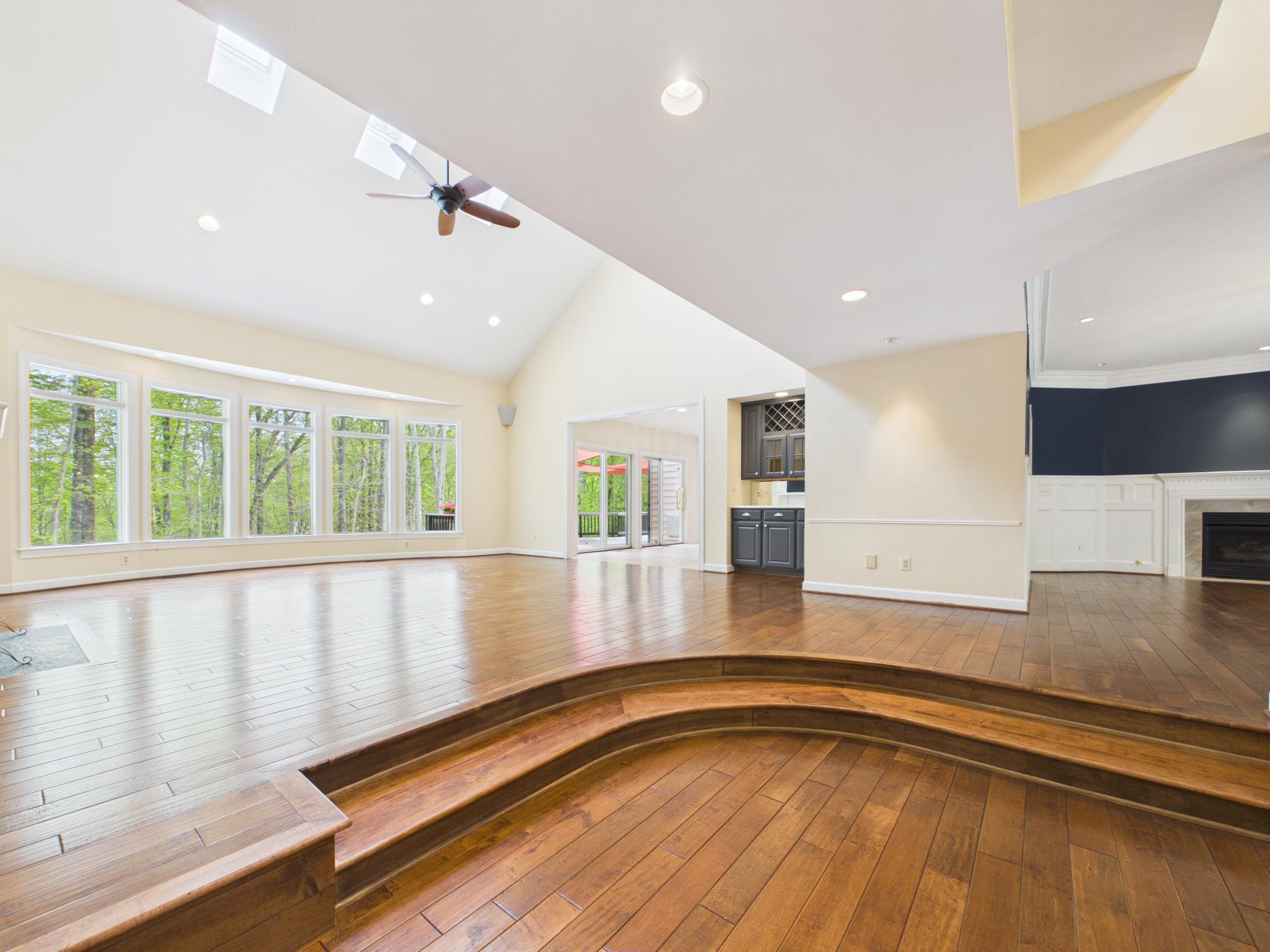 RIVER BEND - Residential