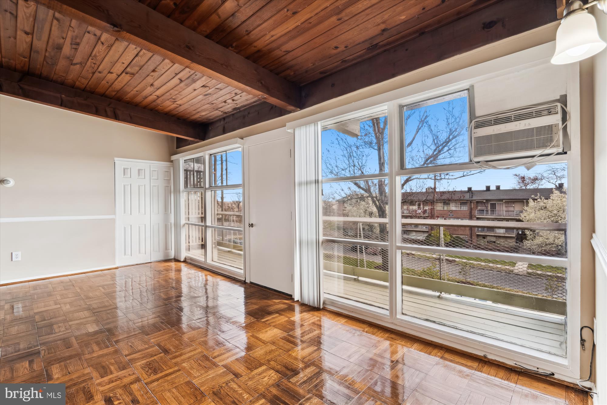 RIGGS HILL - Residential