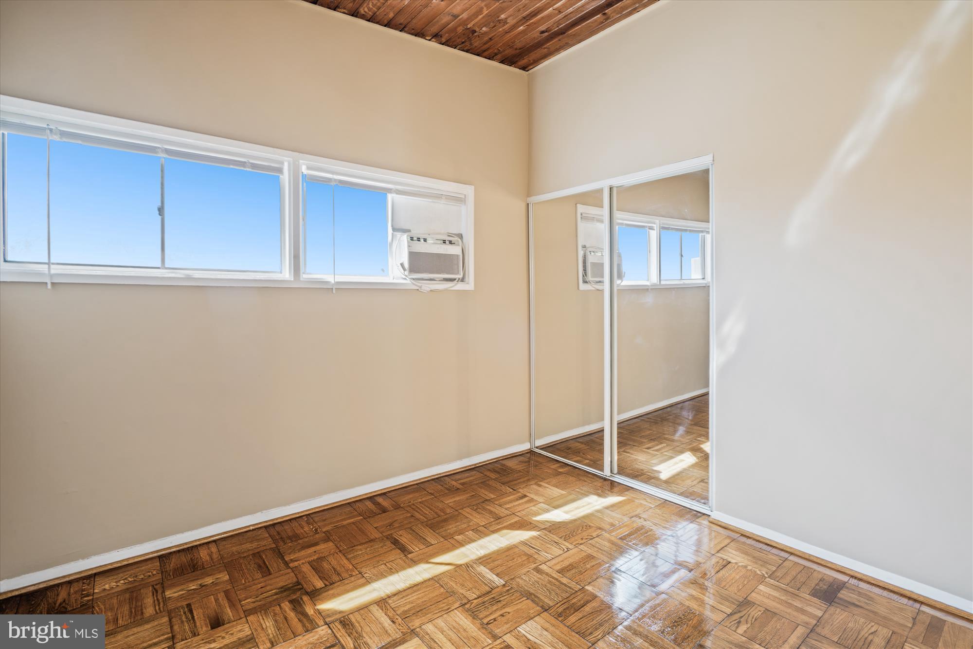 RIGGS HILL - Residential