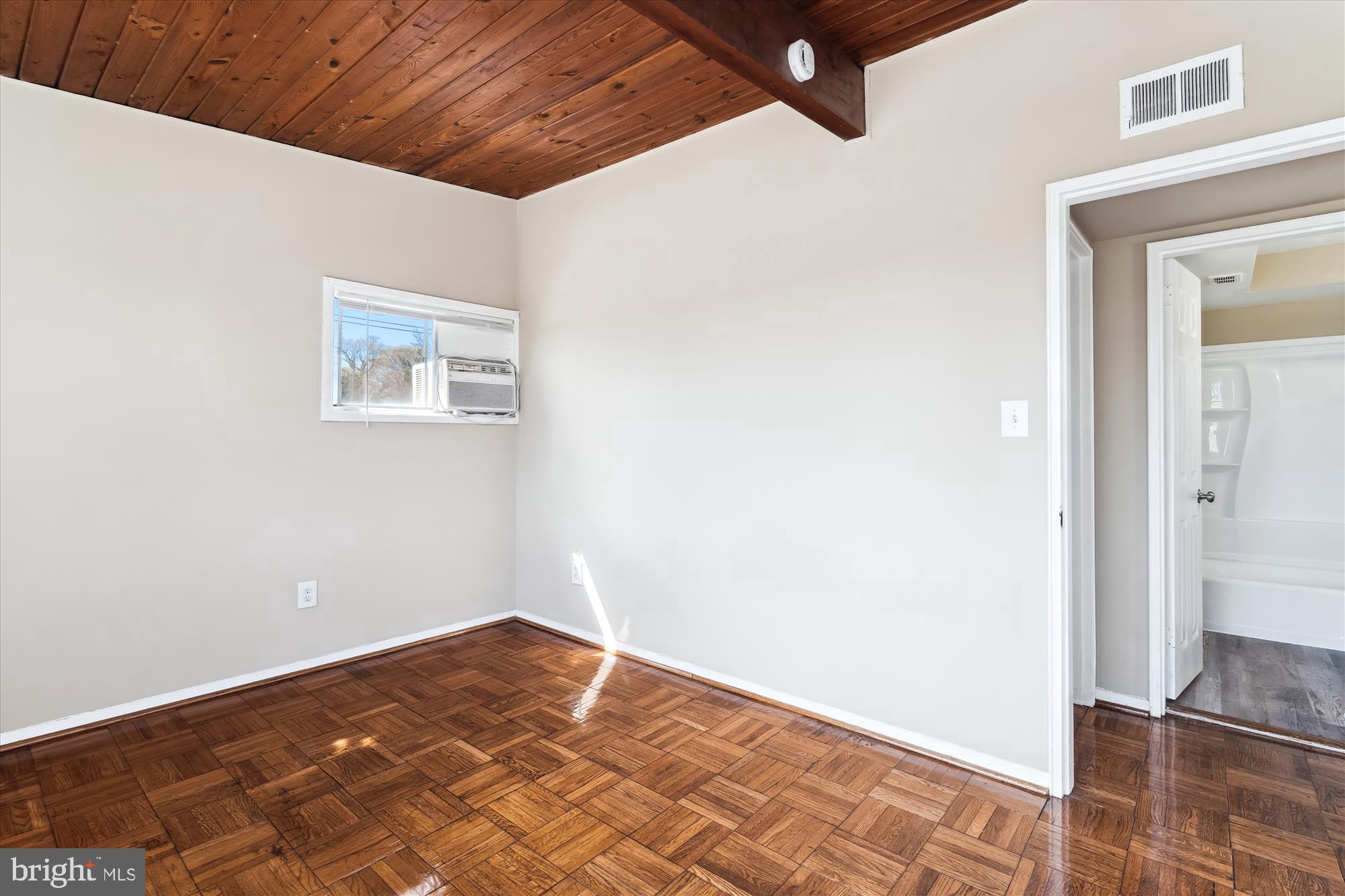 RIGGS HILL - Residential