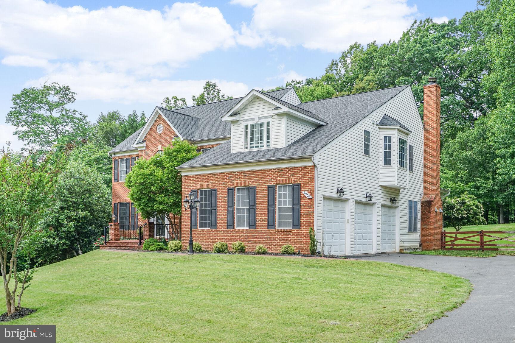 4904 CHARMED COURT