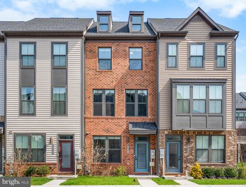 Photo of 528 Levanna Lane, GLEN BURNIE, MD 21060 (MLS # MDAA2137346)