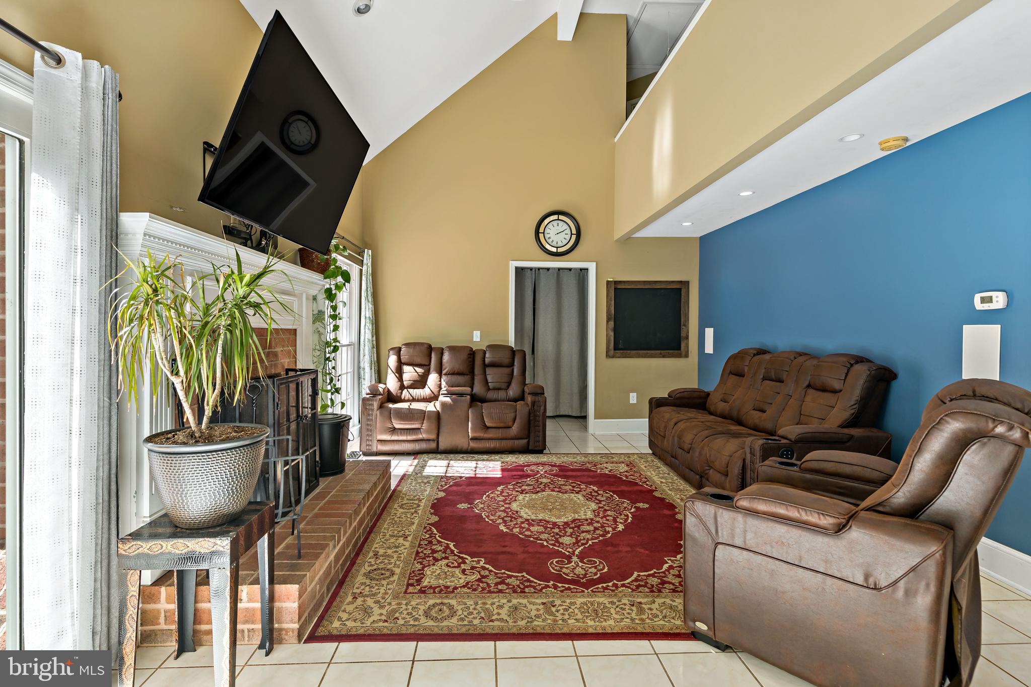 WOODBRIER MANOR - Residential