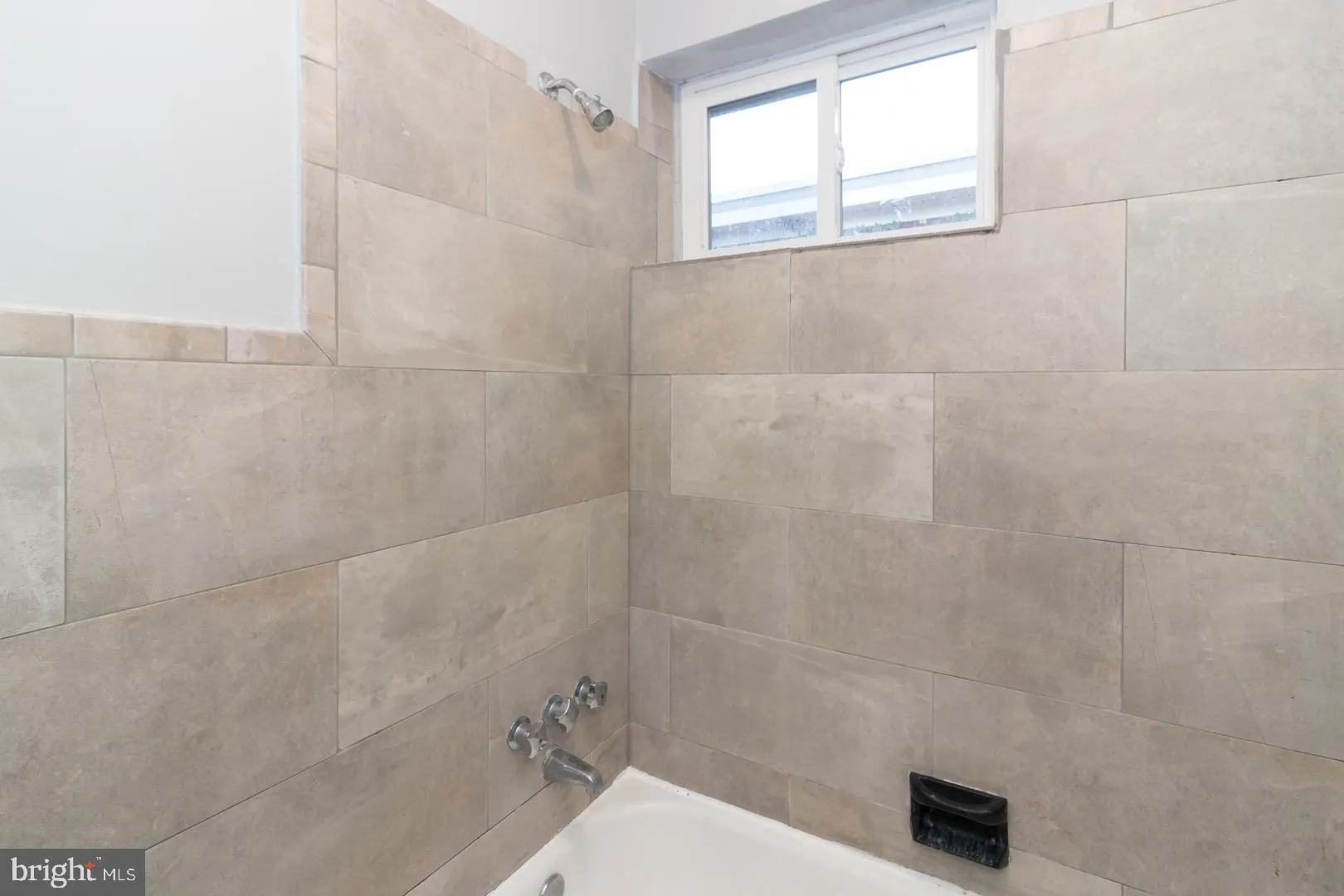 Trenton, New Jersey 08609, United States, 5 Bedrooms Bedrooms, ,Residential,Coming Soon,242992