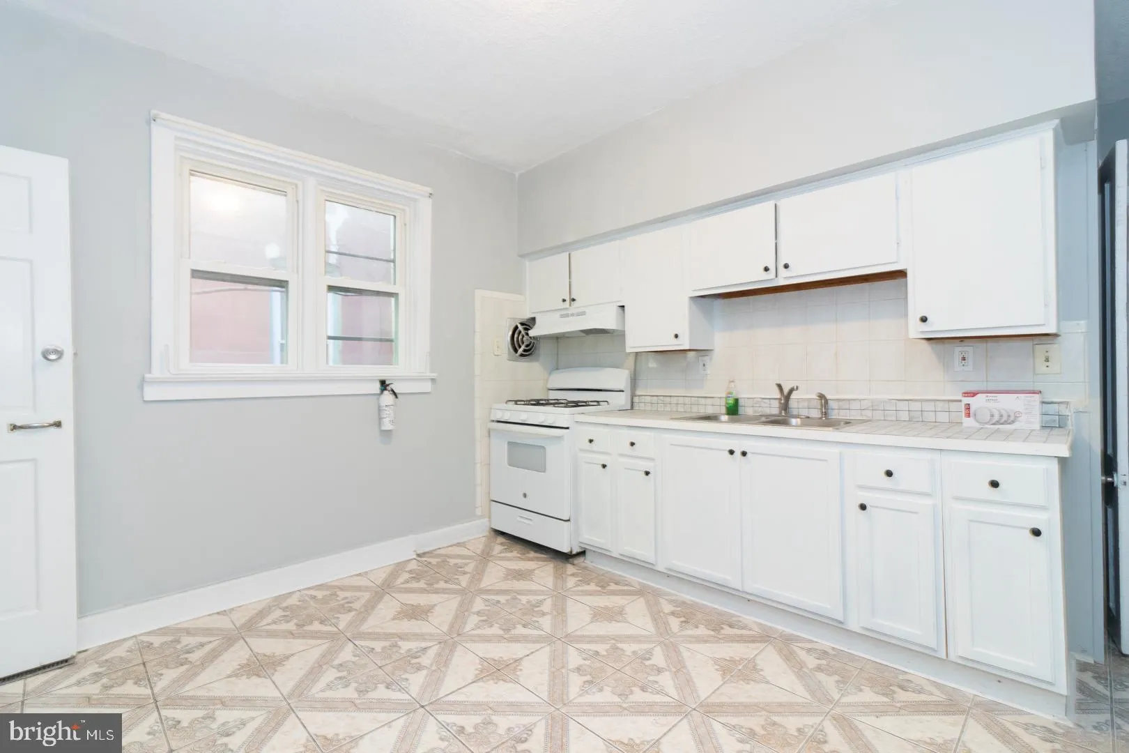 Trenton, New Jersey 08609, United States, 5 Bedrooms Bedrooms, ,Residential,Coming Soon,242992