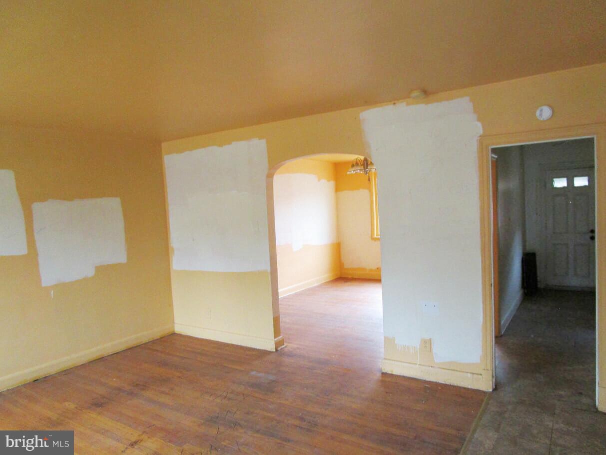 WINSTON GOVANS - Residential