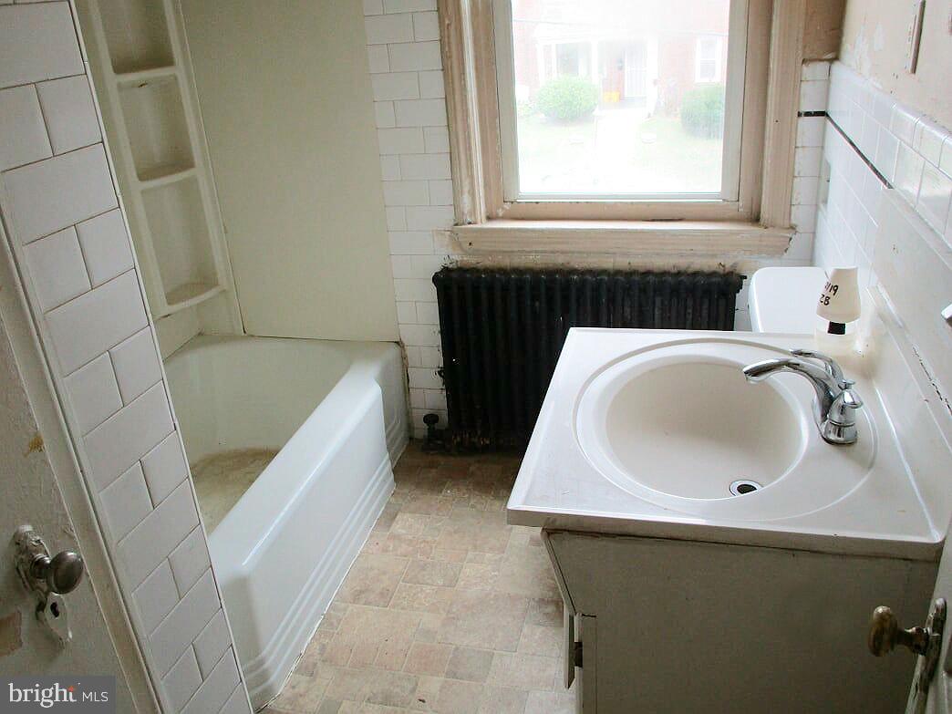 WINSTON GOVANS - Residential