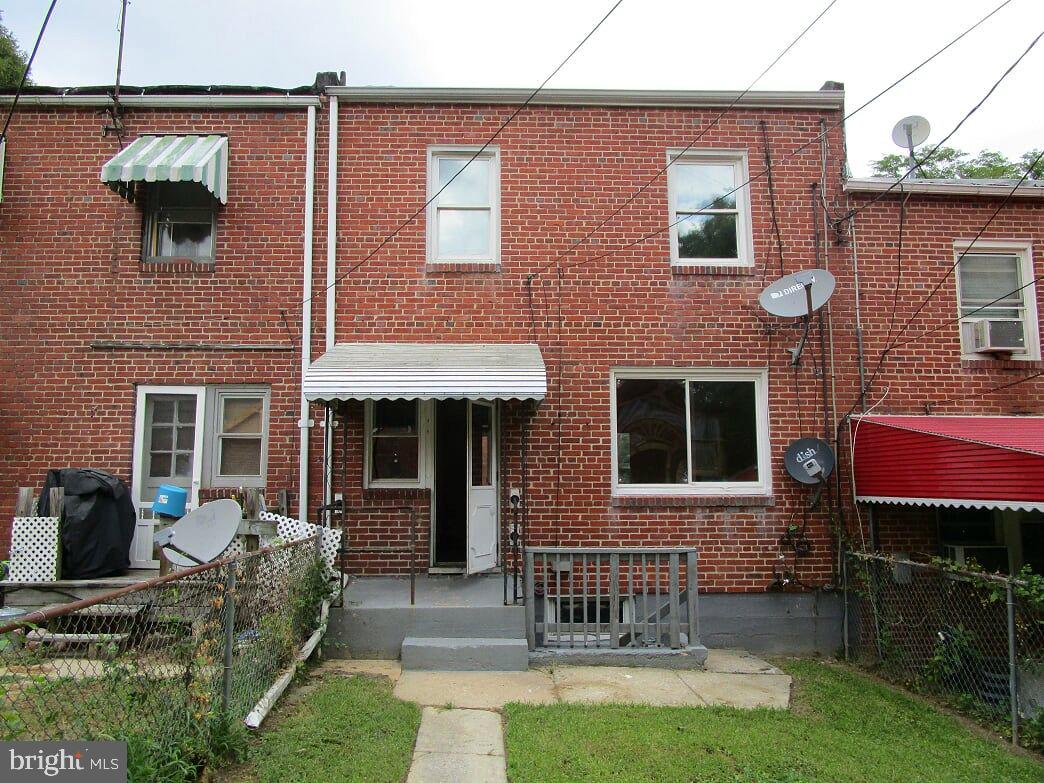 WINSTON GOVANS - Residential