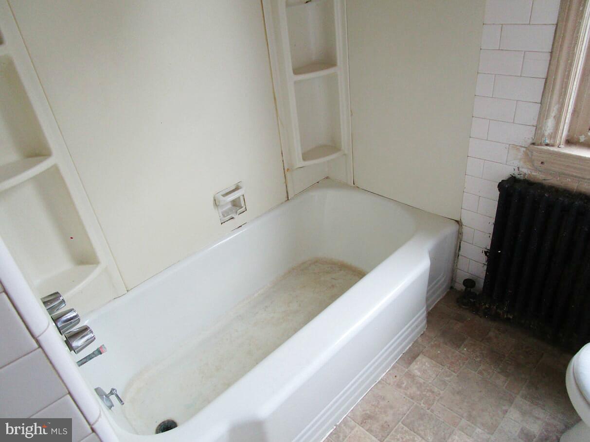 WINSTON GOVANS - Residential