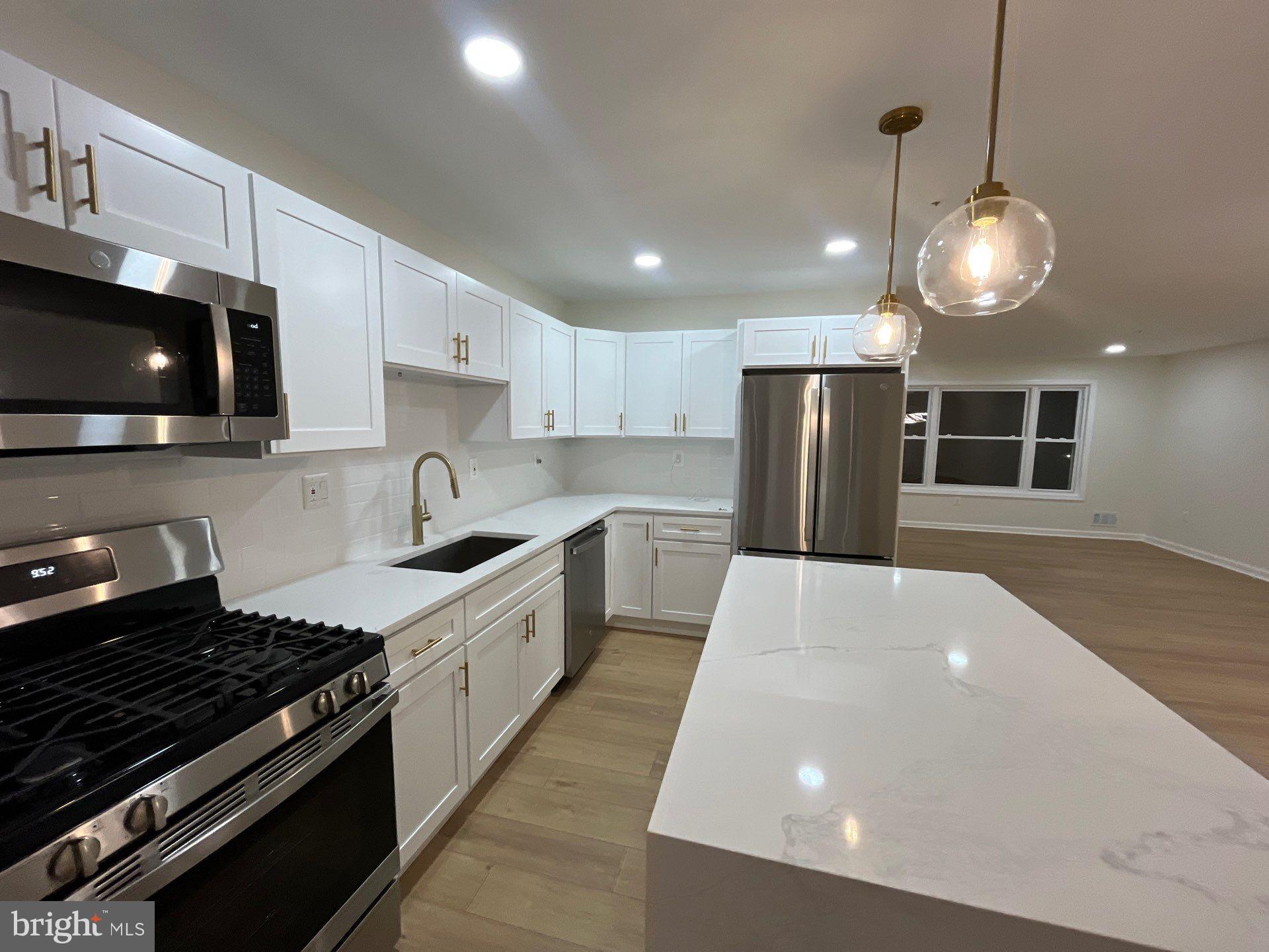 12216 BIRCHVIEW DRIVE