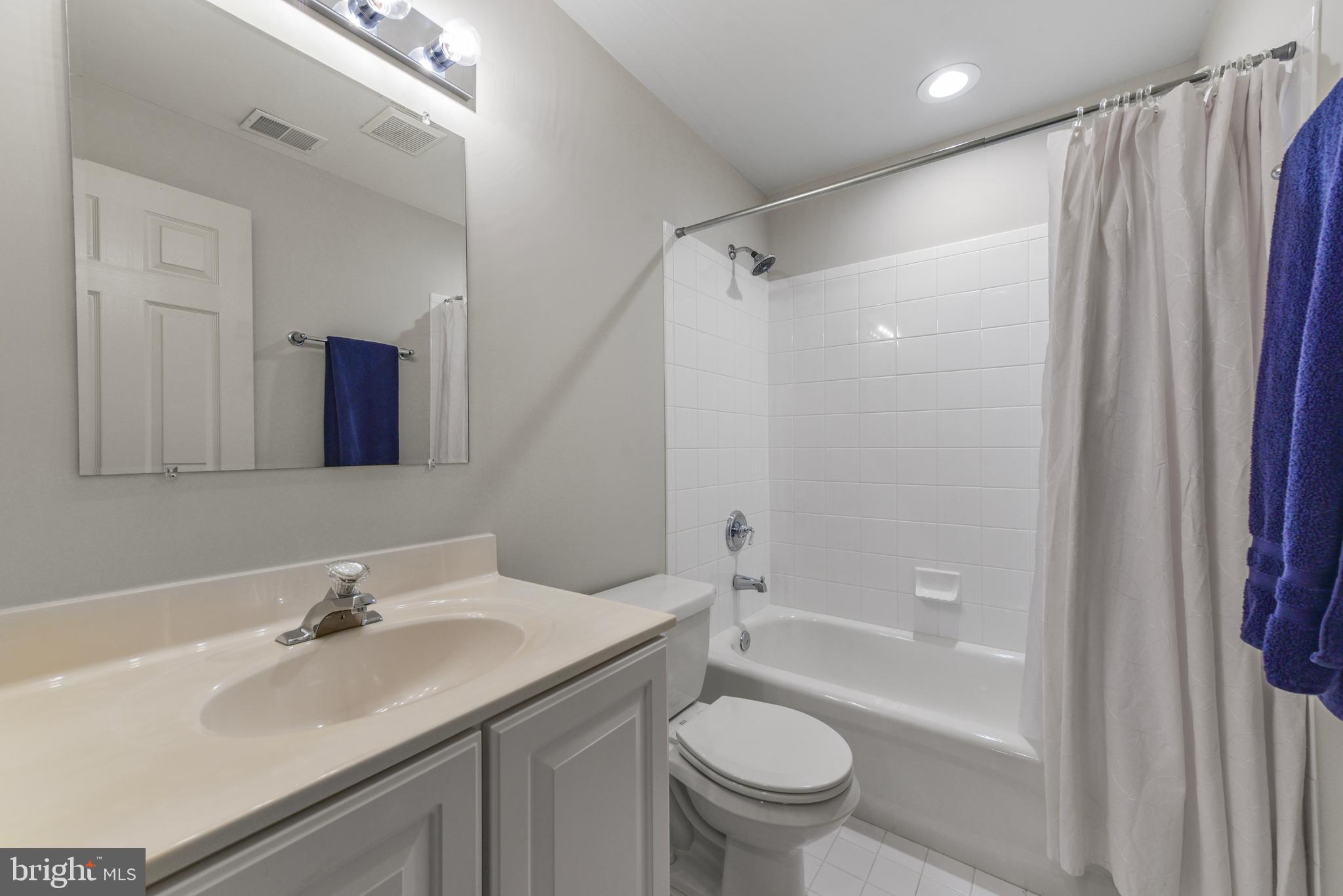 POTOMAC LAKES - Residential