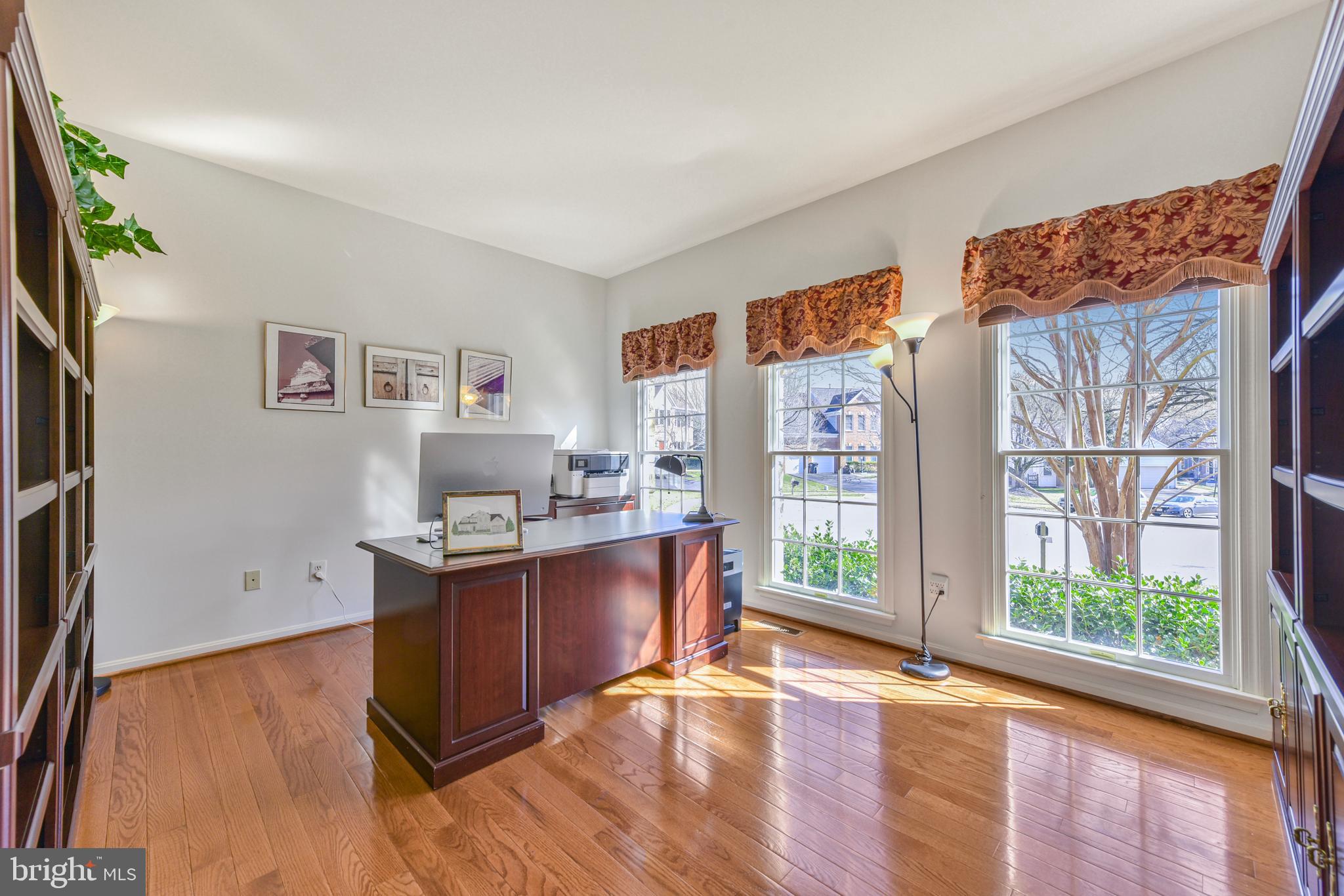 POTOMAC LAKES - Residential