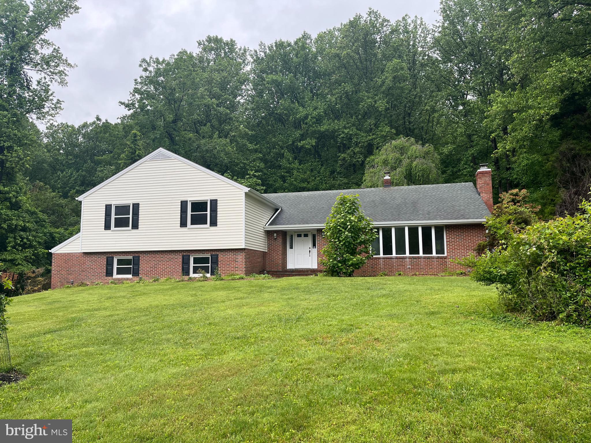 HONEYSUCKLE HILL - Residential
