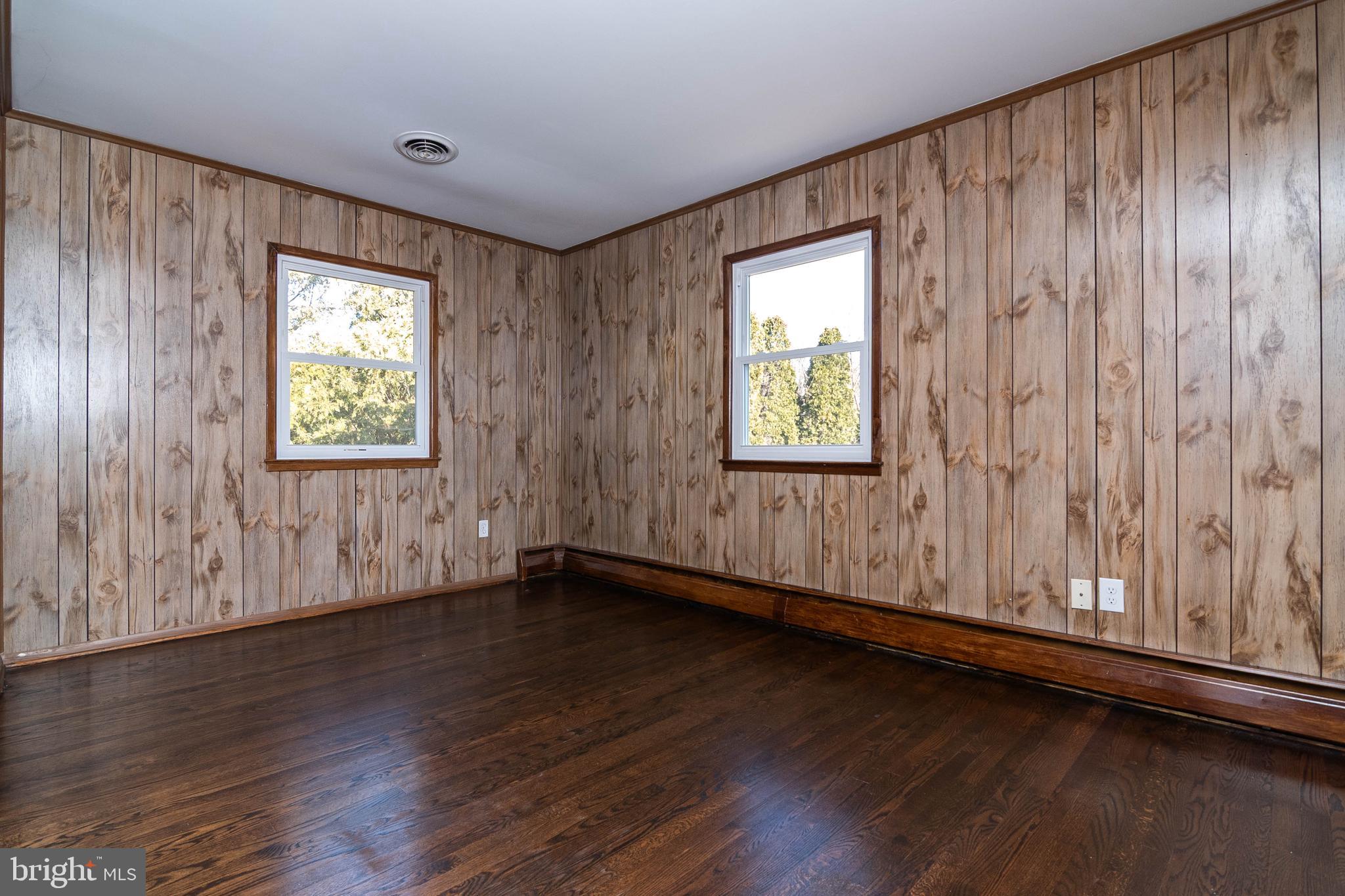 SUNNYSIDE ACRES - Residential