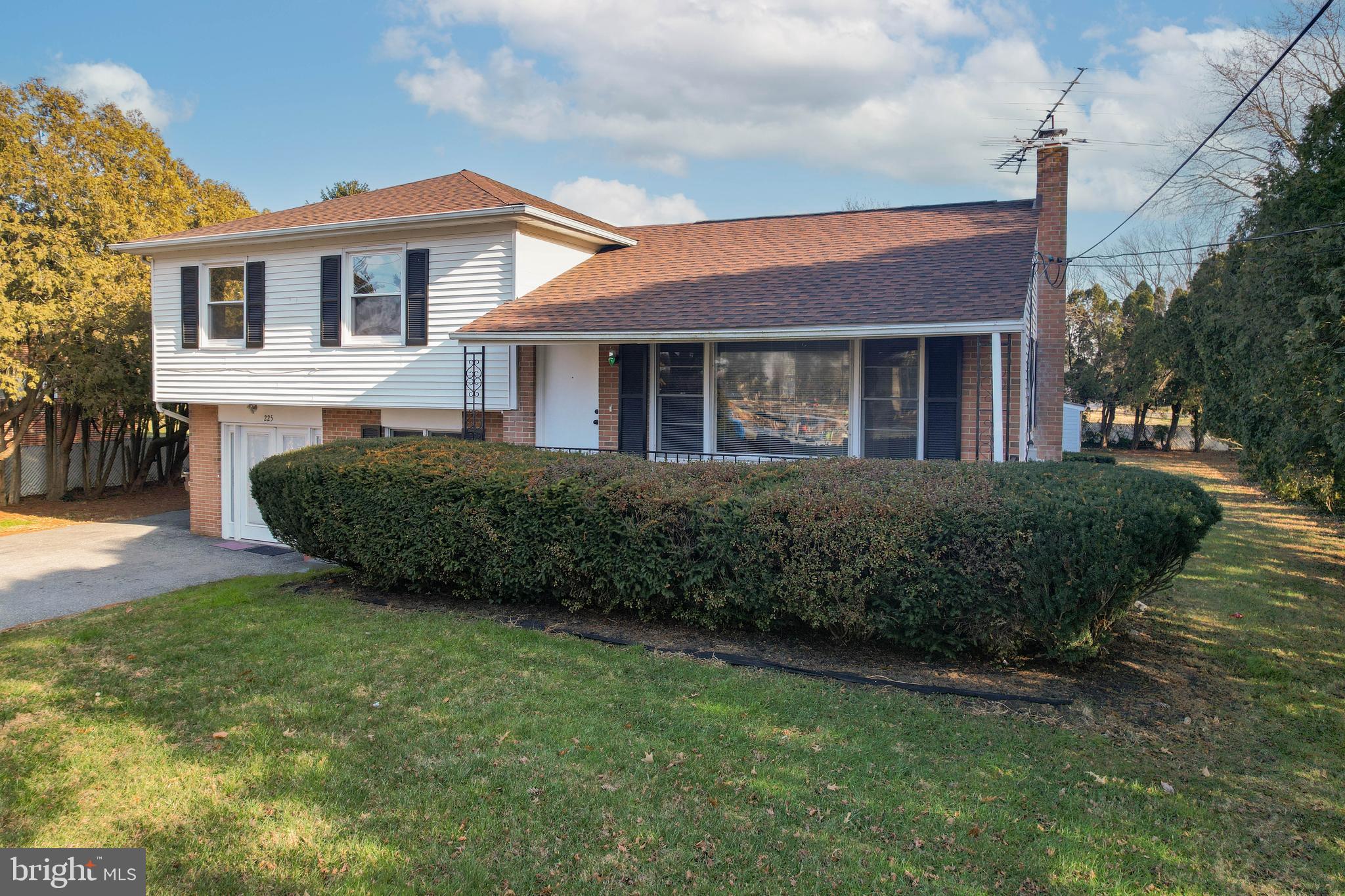 SUNNYSIDE ACRES - Residential