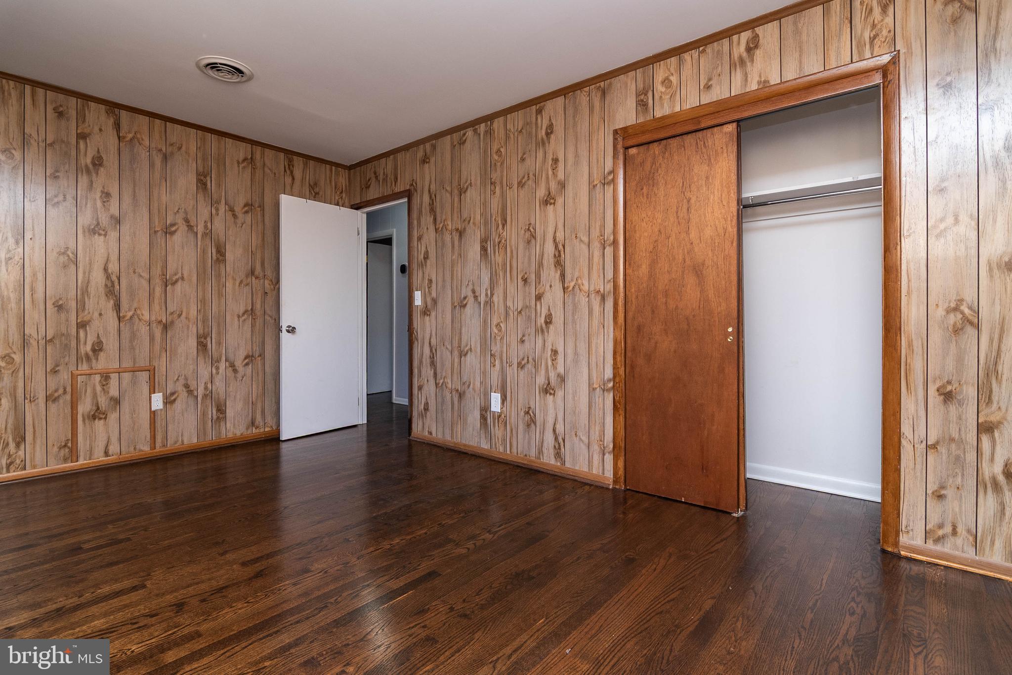 SUNNYSIDE ACRES - Residential