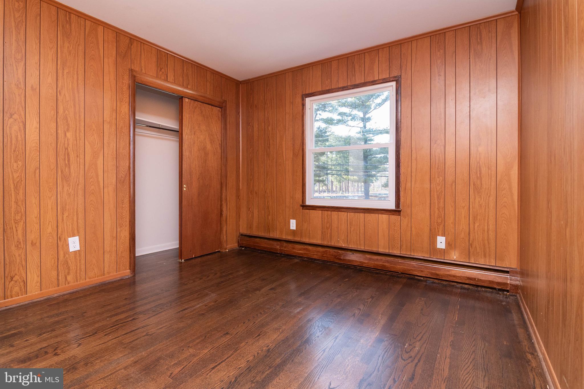 SUNNYSIDE ACRES - Residential