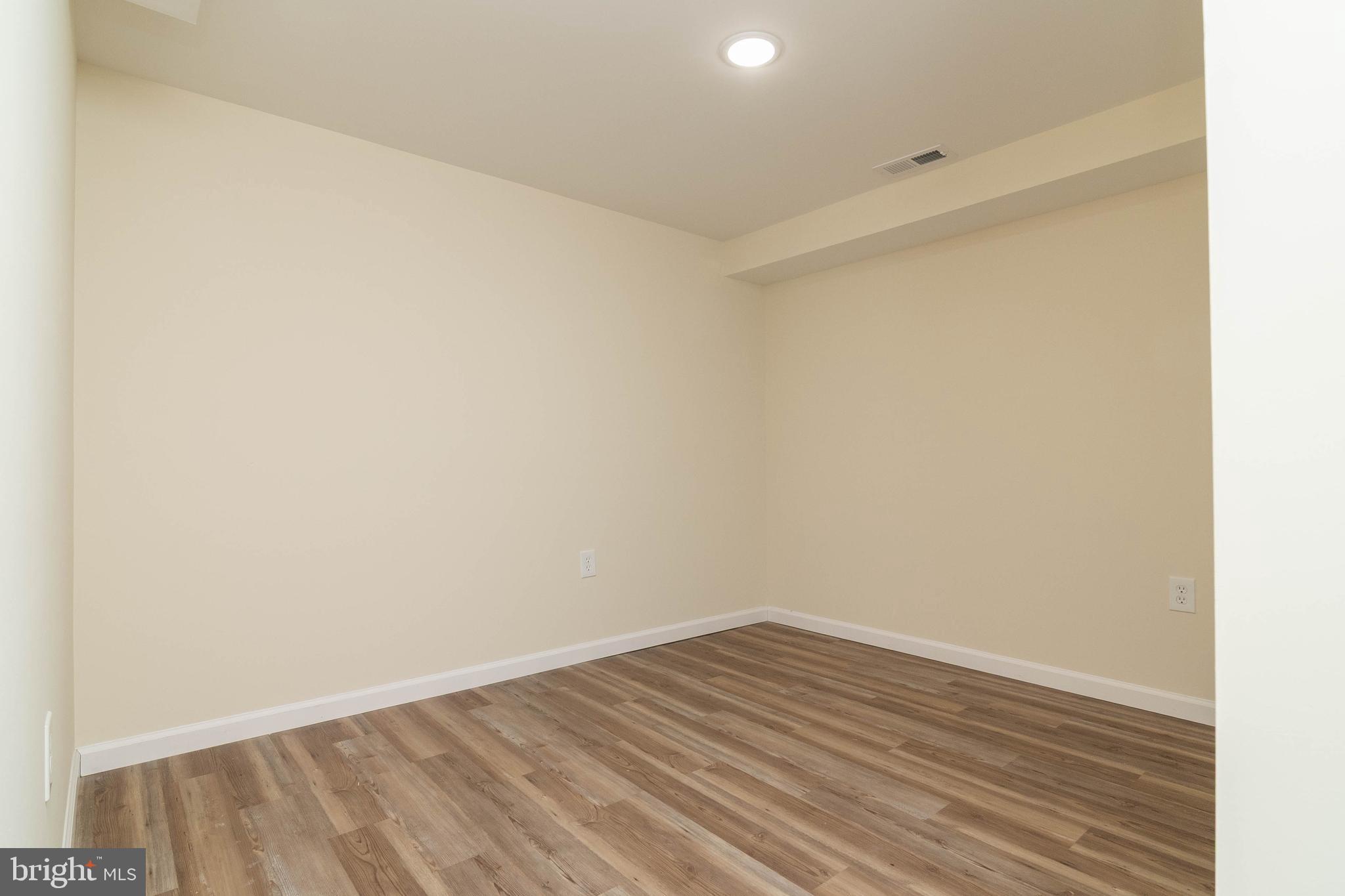 SUNNYSIDE ACRES - Residential