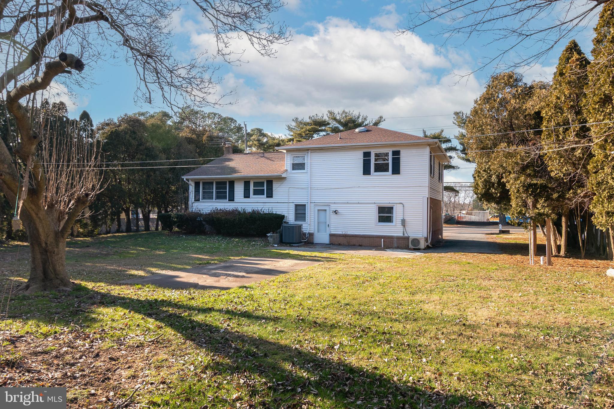 SUNNYSIDE ACRES - Residential