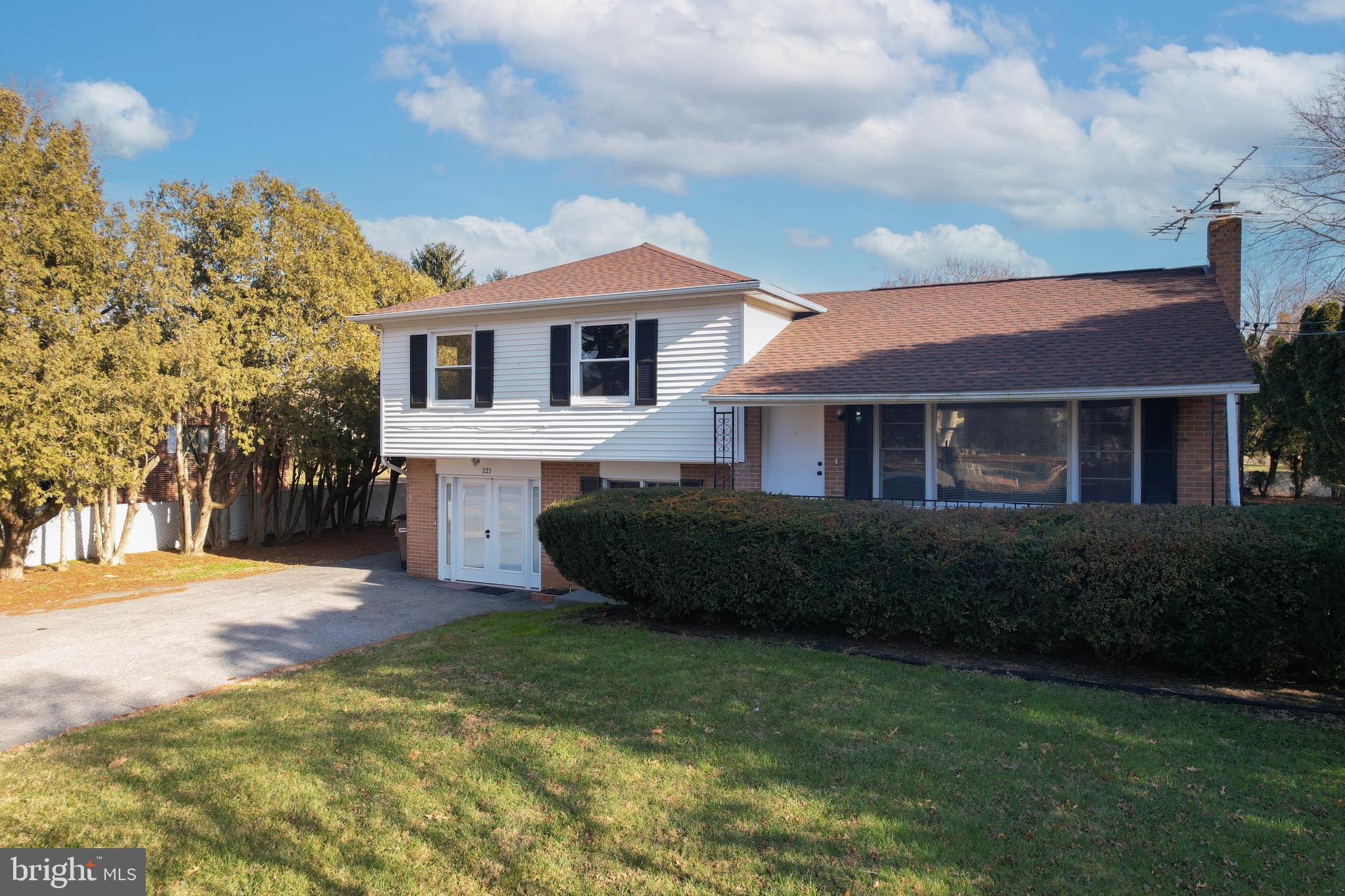 SUNNYSIDE ACRES - Residential