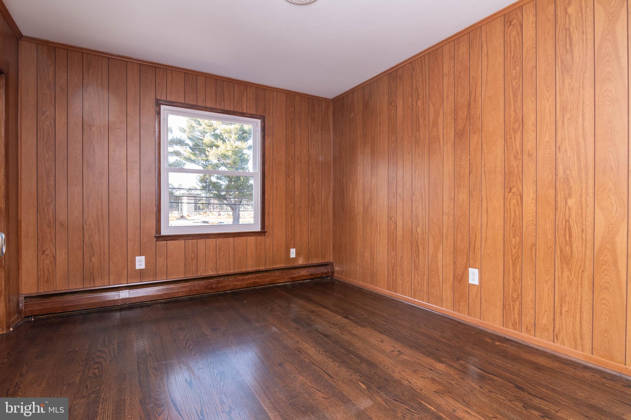 SUNNYSIDE ACRES - Residential