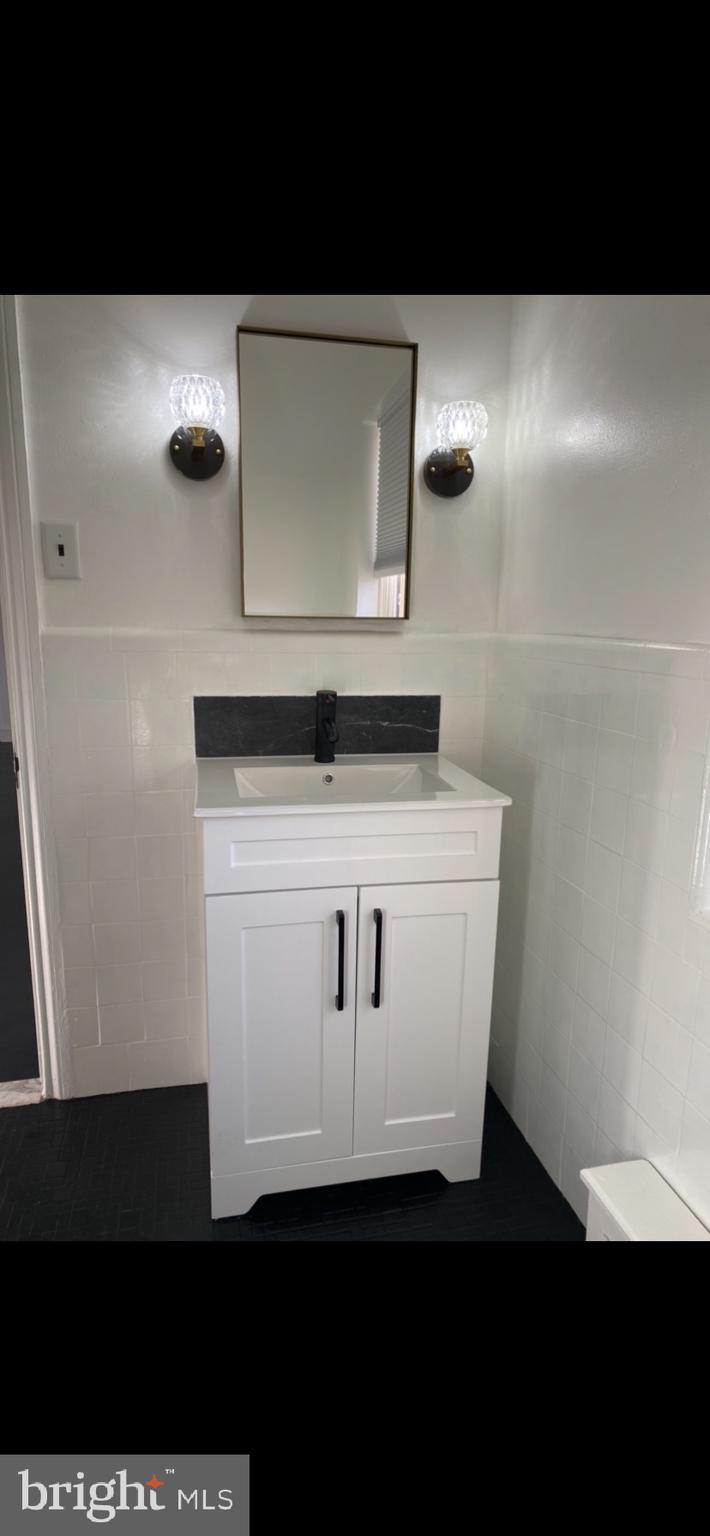 ARONIMINK ESTATES - Residential