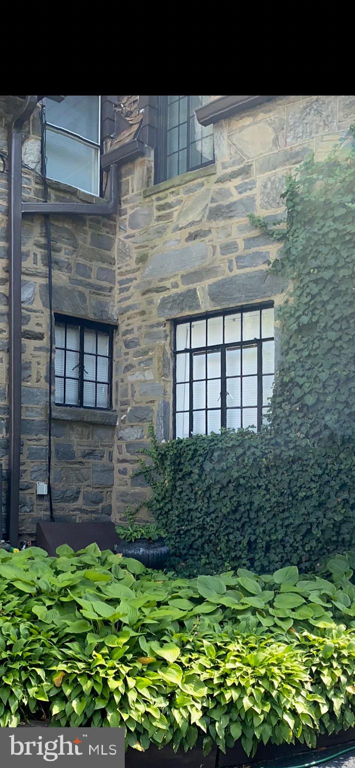 ARONIMINK ESTATES - Residential