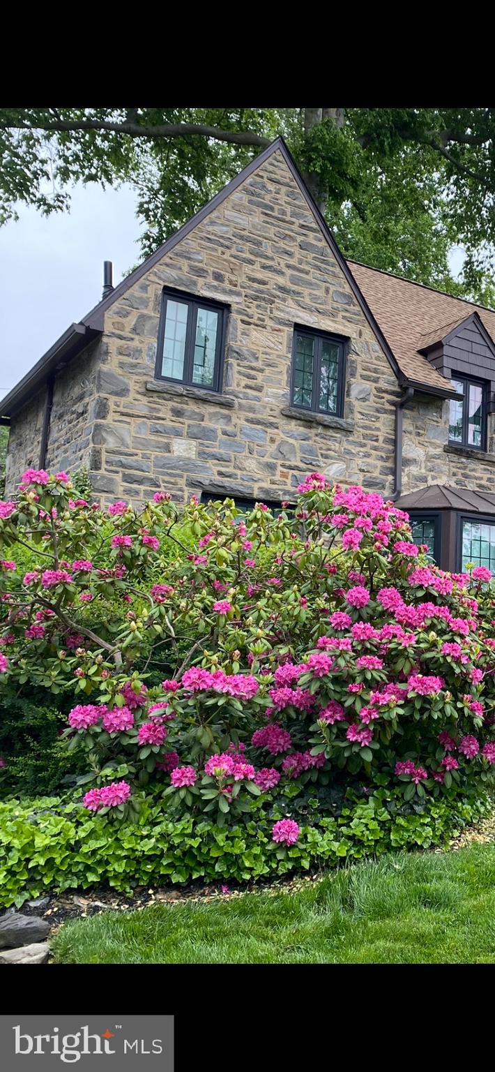 ARONIMINK ESTATES - Residential