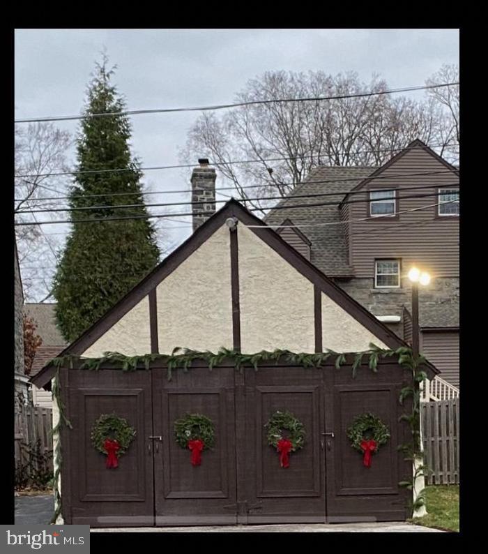 ARONIMINK ESTATES - Residential