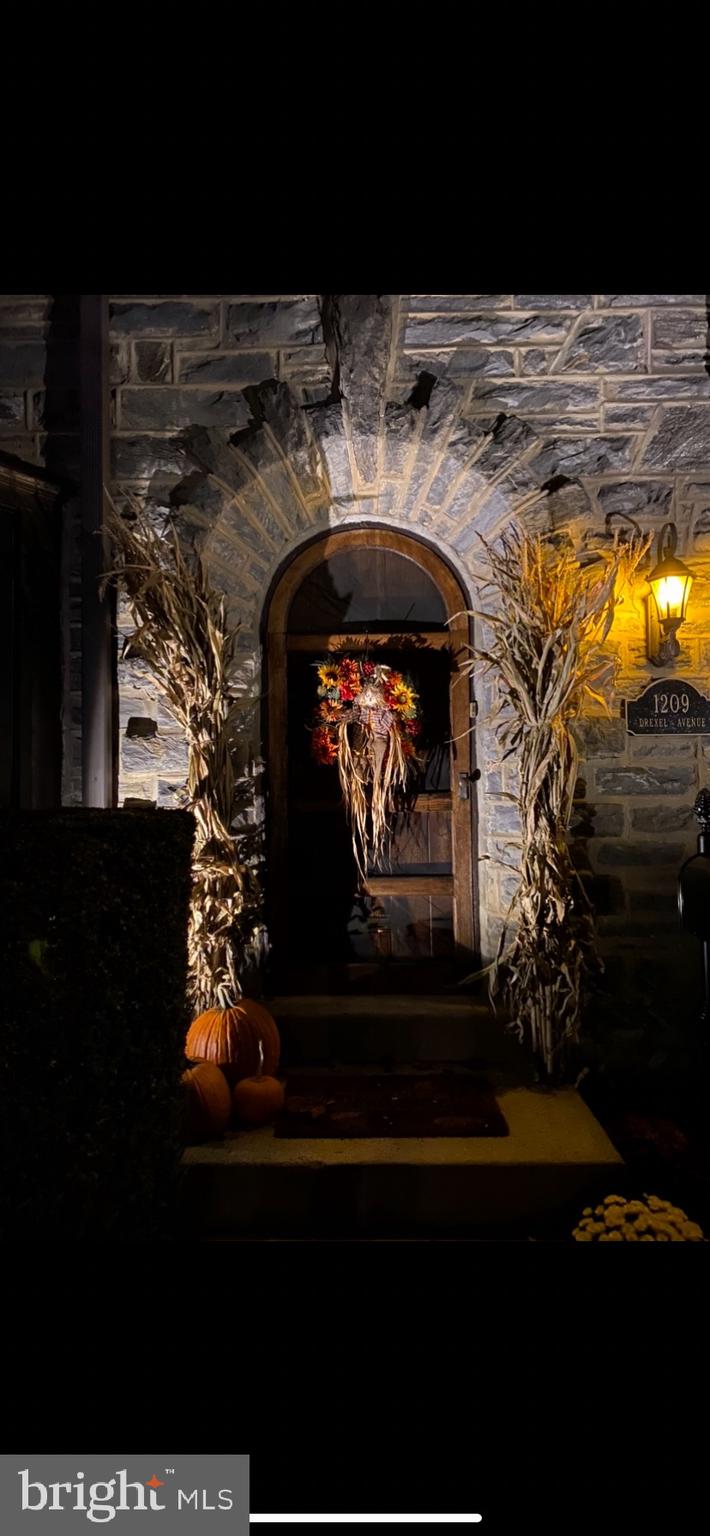 ARONIMINK ESTATES - Residential