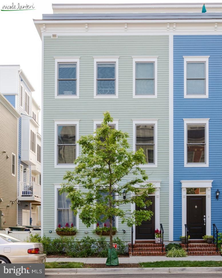 OLD TOWN ALEXANDRIA - Residential Lease