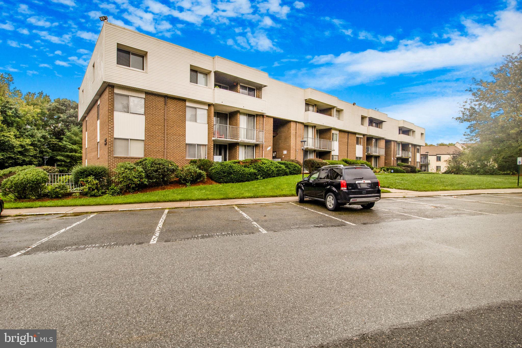 PINES CONDOMINIUM - Residential