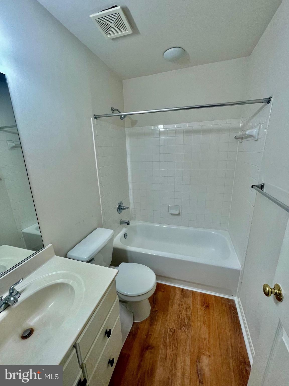 PRINCETON WOODS - Residential Lease