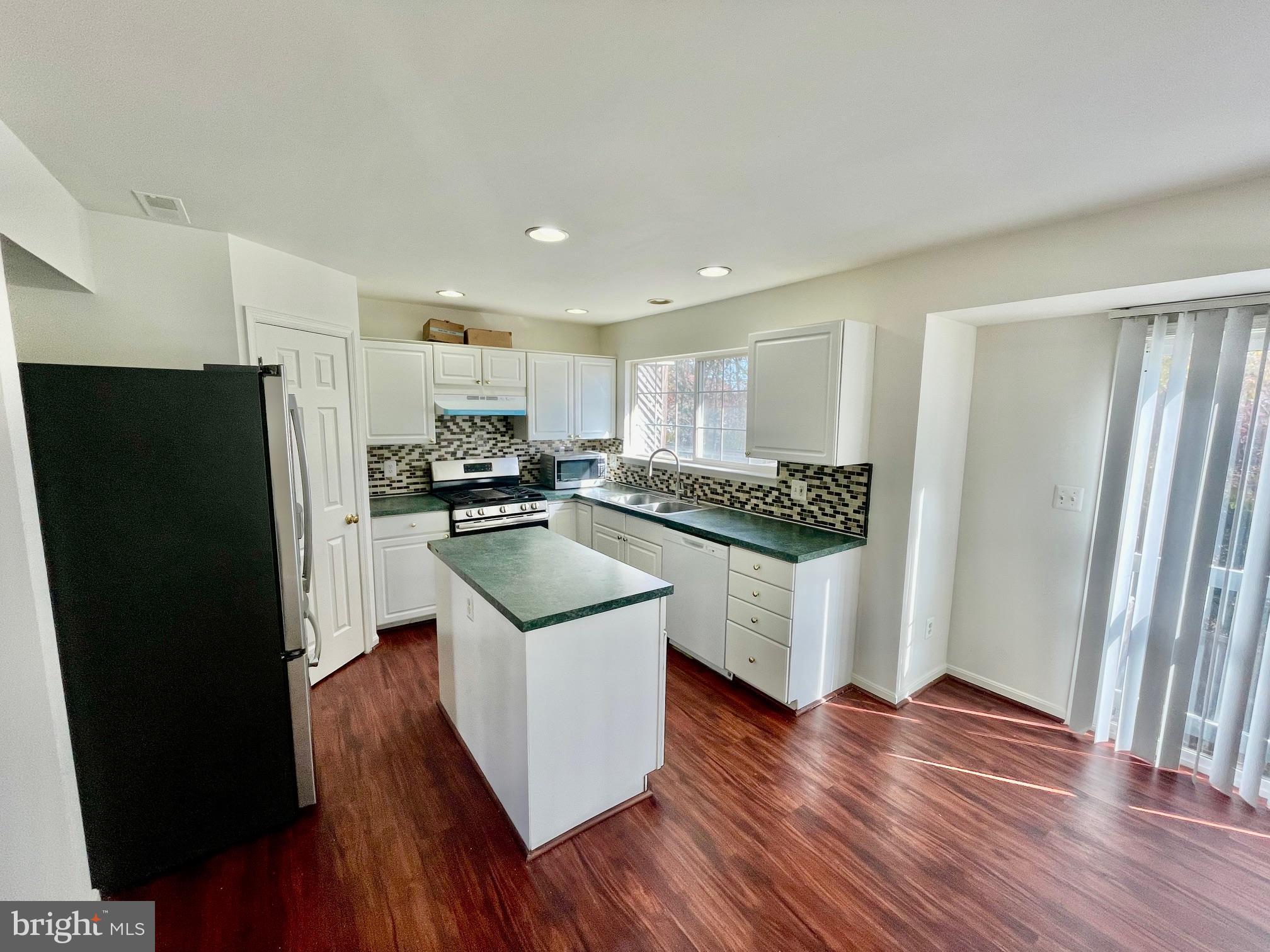 PRINCETON WOODS - Residential Lease