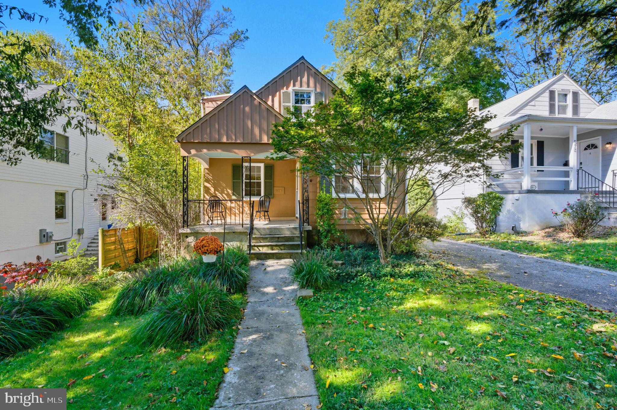 571 WOODBINE AVENUE