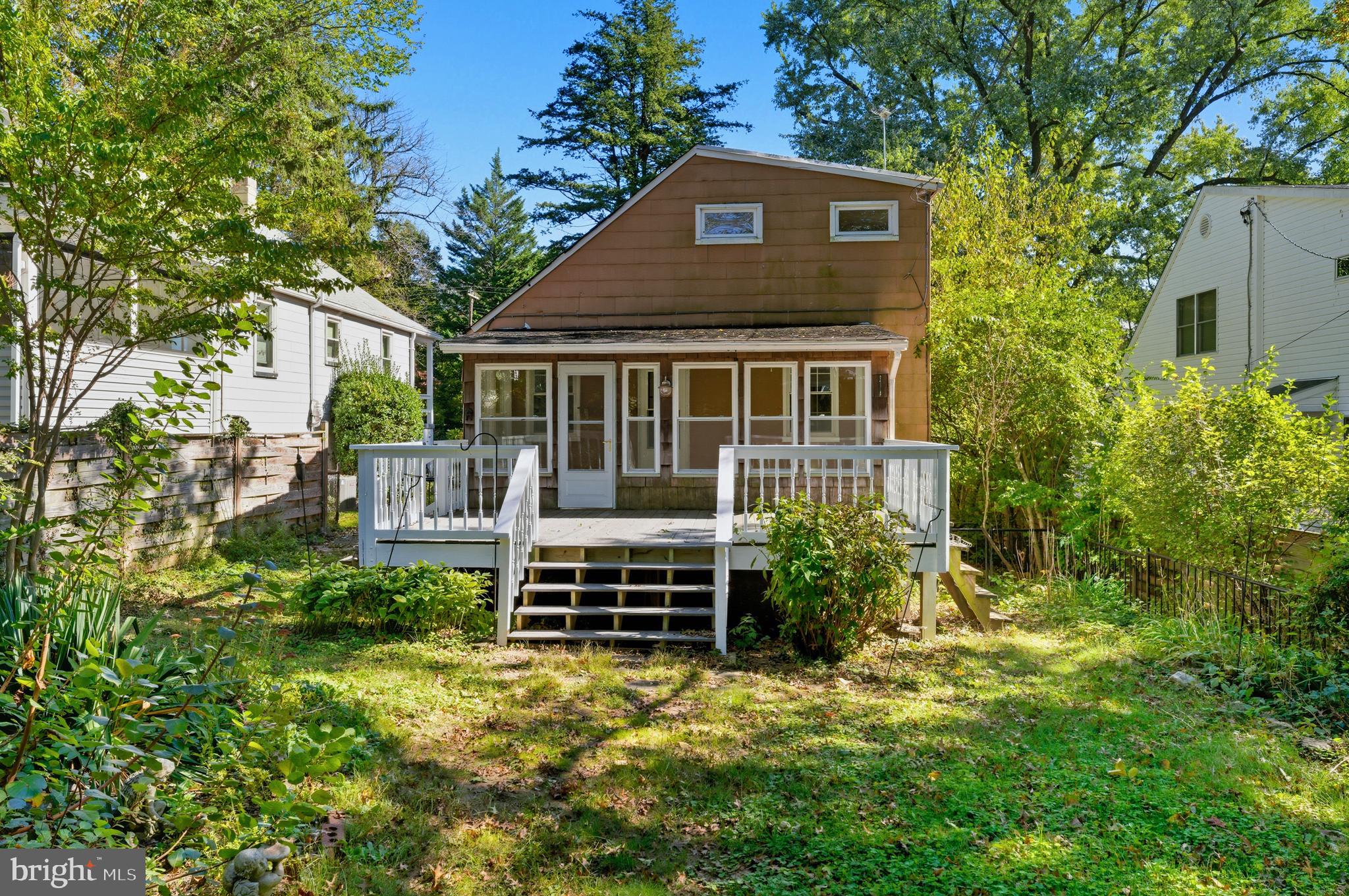 571 WOODBINE AVENUE