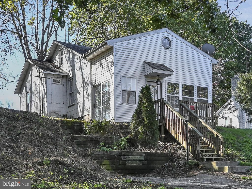 Photo of 1734 Thompson Avenue, ANNVILLE, PA 17003 (MLS # PALN2023352)