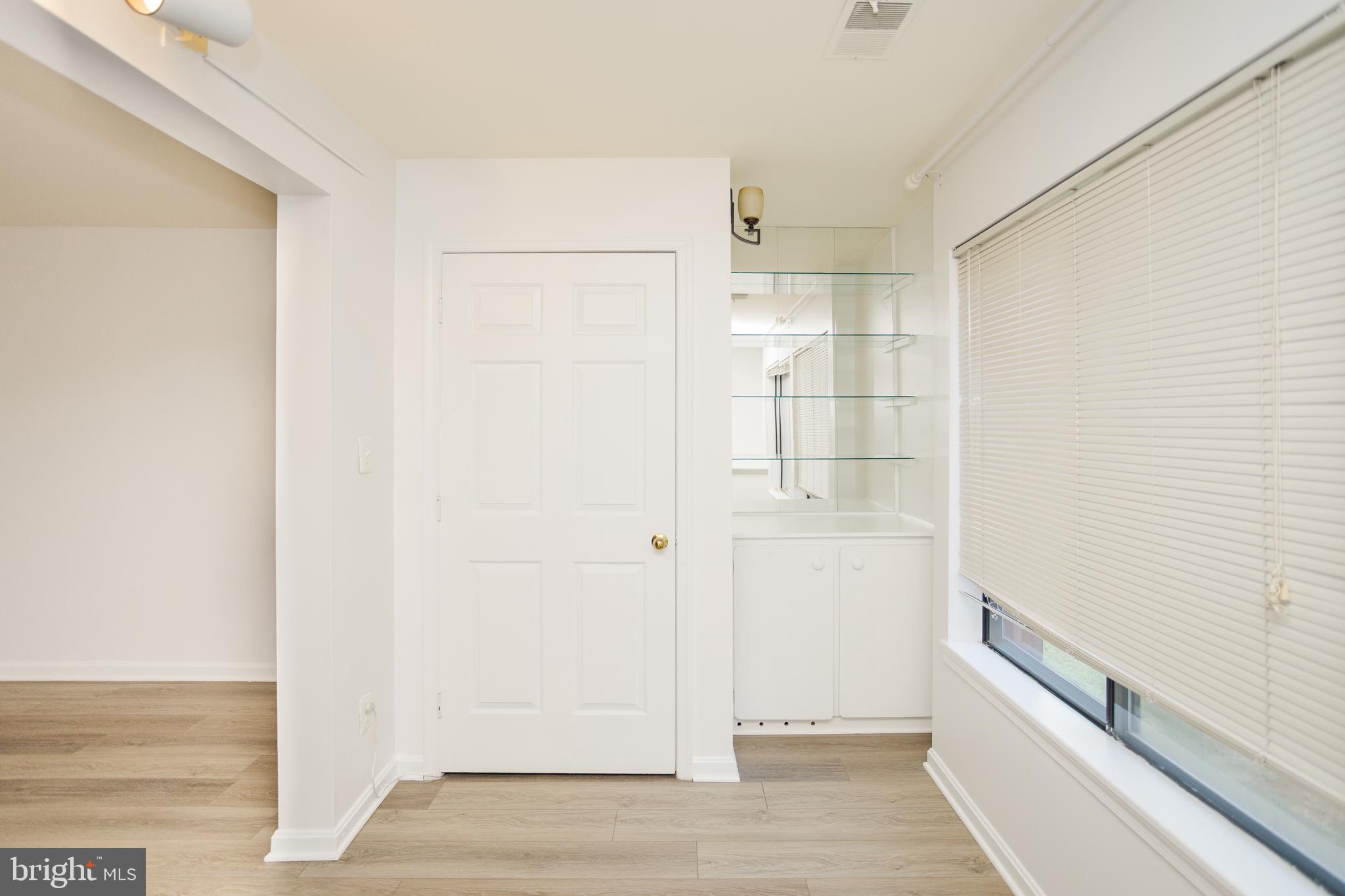 LEE OAKS - Residential Lease