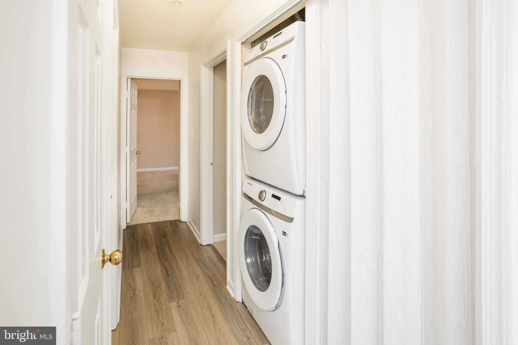 LEE OAKS - Residential Lease