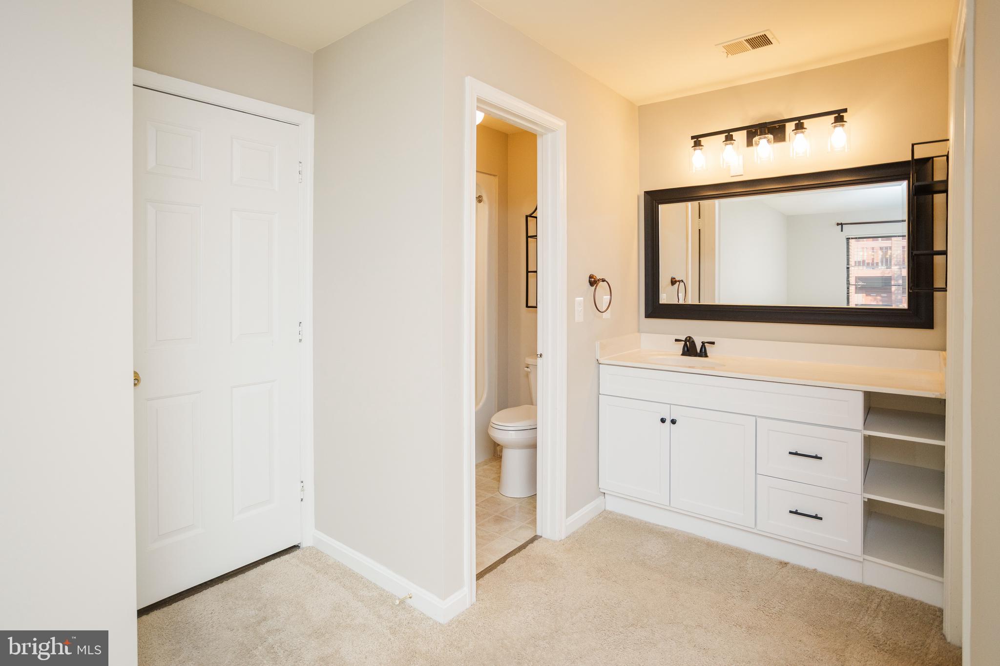 LEE OAKS - Residential Lease